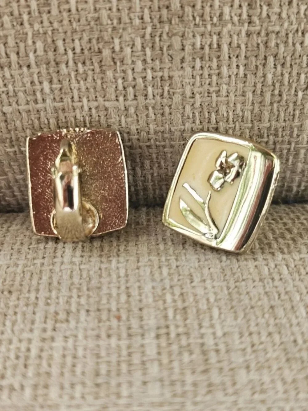Vintage Clip On Stud Earring Gold Tone Flower Face Yellow Enamel Fashion Jewelry